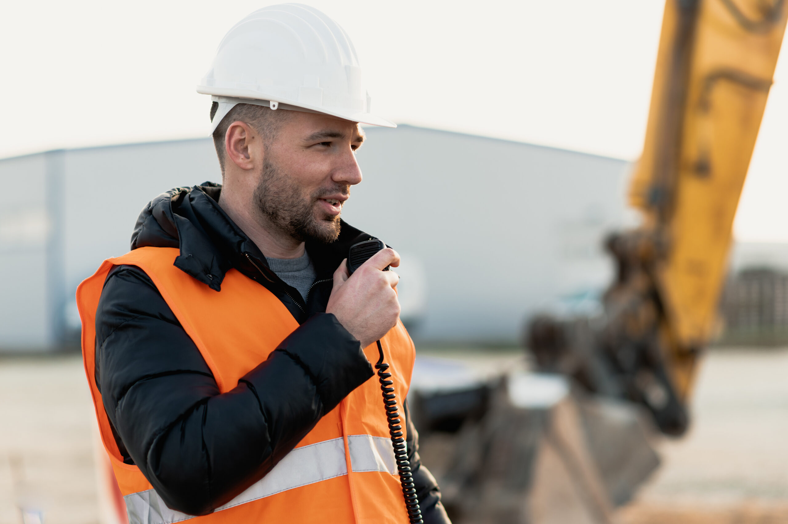 The Top 4 Reasons Businesses Choose Two-Way Radios