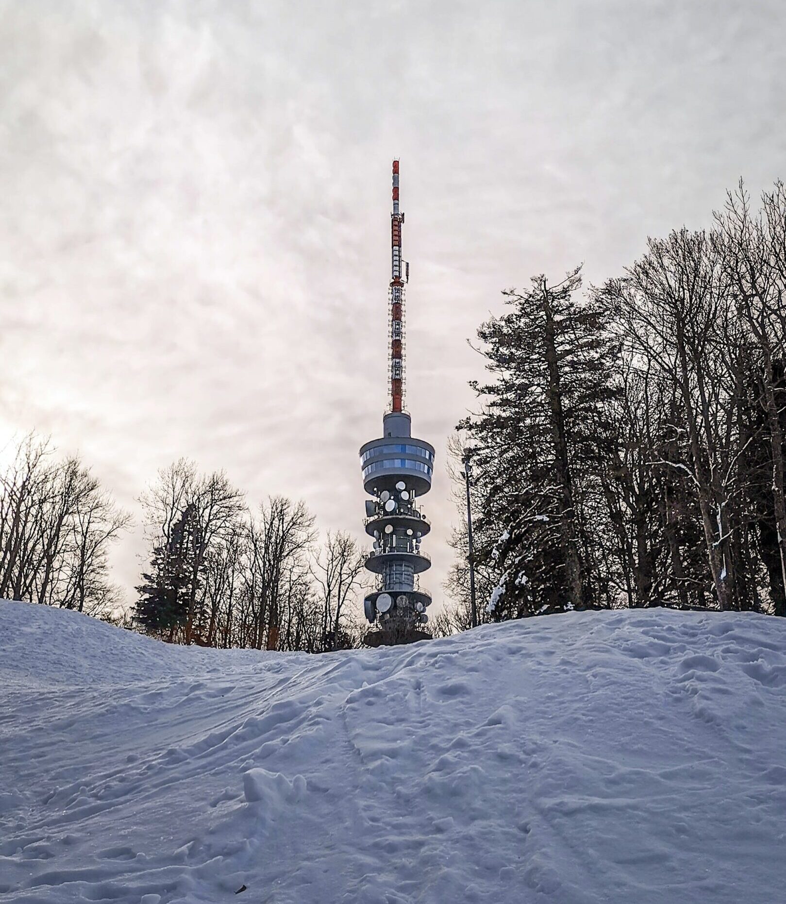 Portable cell tower in the winter