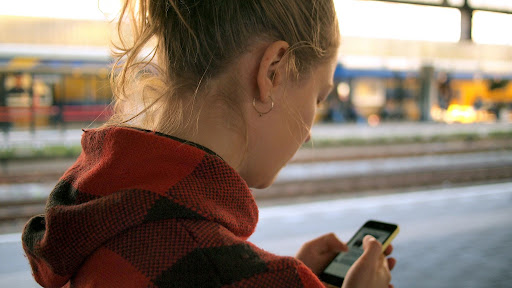 A women using a cell phone